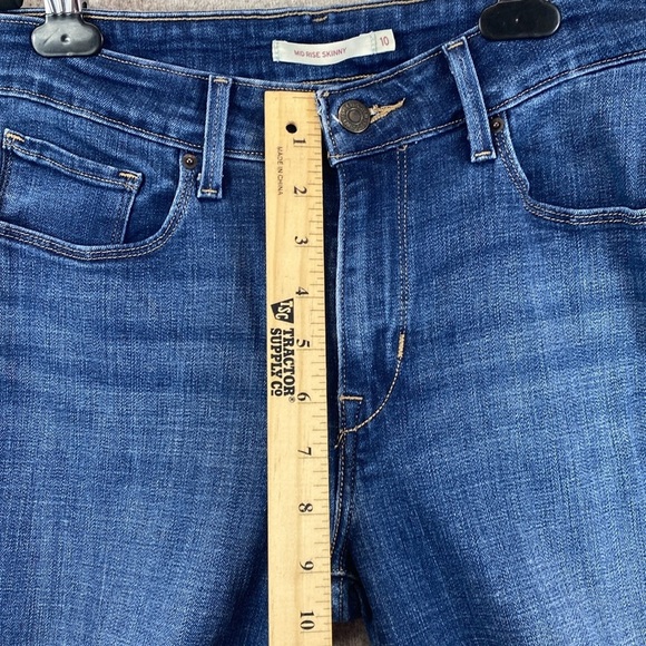 Levi’s mid rise skinny jeans size 10 medium wash wardrobe essentials basics - Picture 4 of 11